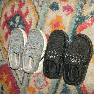 SET of TWO Apakowa Casual Comfy Knit Slip On Shoes Black & Gray toddler size 8